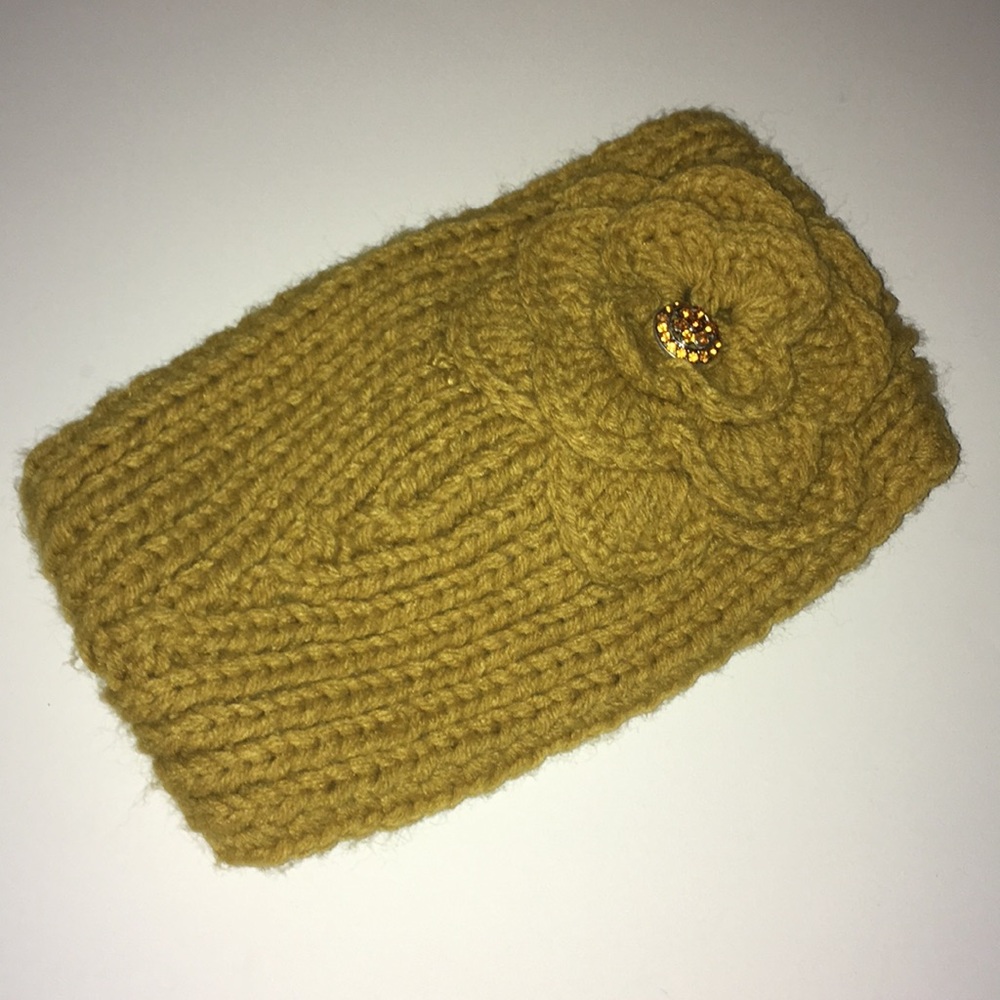 NWOTs C.C Crocheted Headband Gold
